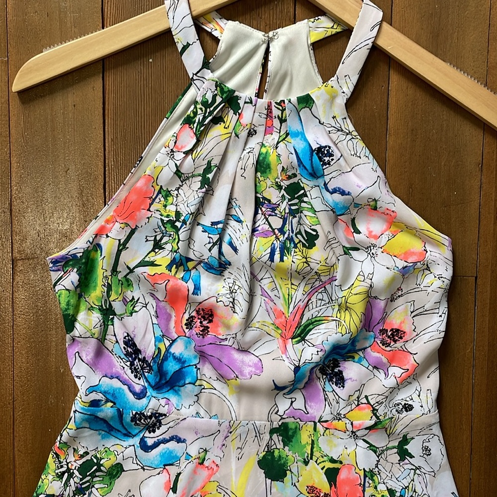 Express keyhole halter fit and flare white floral dress 4 - Picture 2 of 9